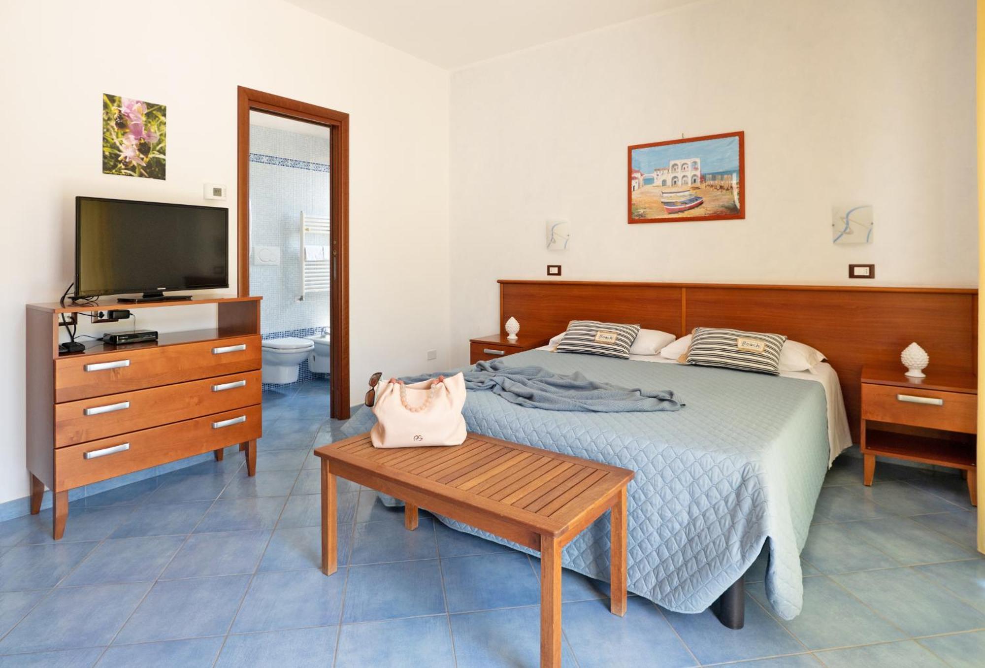 Hotel Residence Torre Del Porto Mattinata Dış mekan fotoğraf