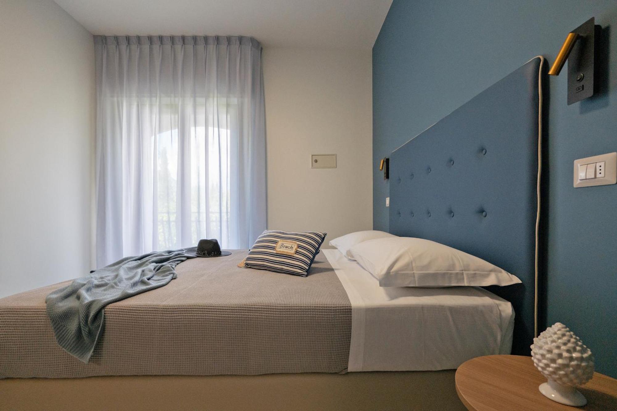 Hotel Residence Torre Del Porto Mattinata Oda fotoğraf