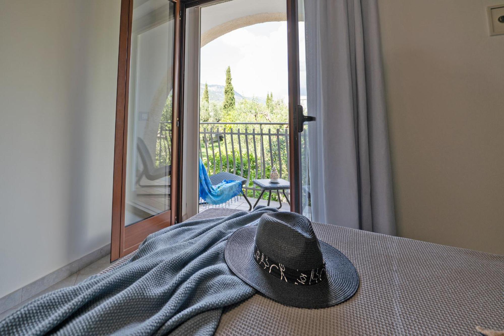 Hotel Residence Torre Del Porto Mattinata Oda fotoğraf